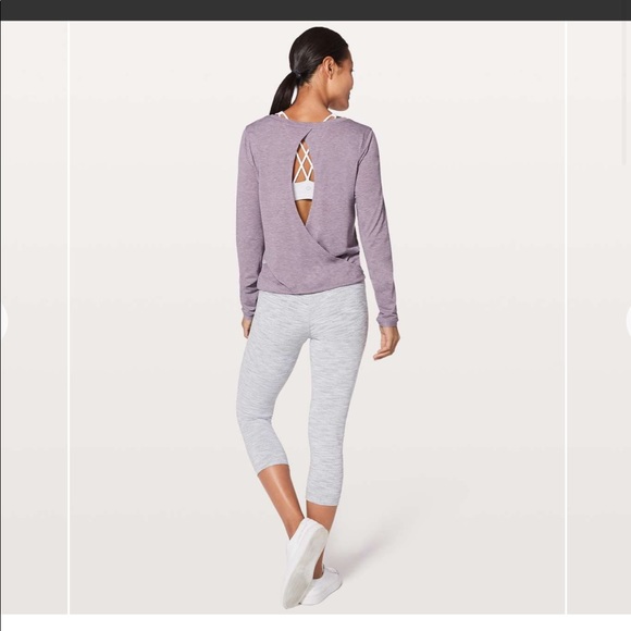 Lululemon Wild Twist Sleeve T-shirt - Picture 2 of 5